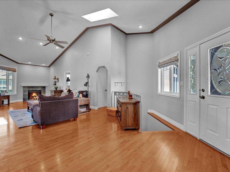 147 Cove Place 