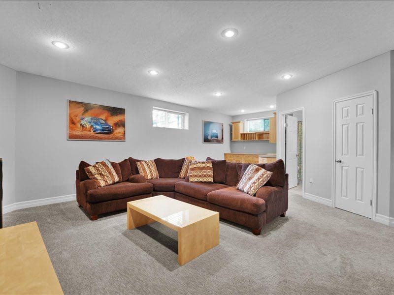 147 Cove Place 