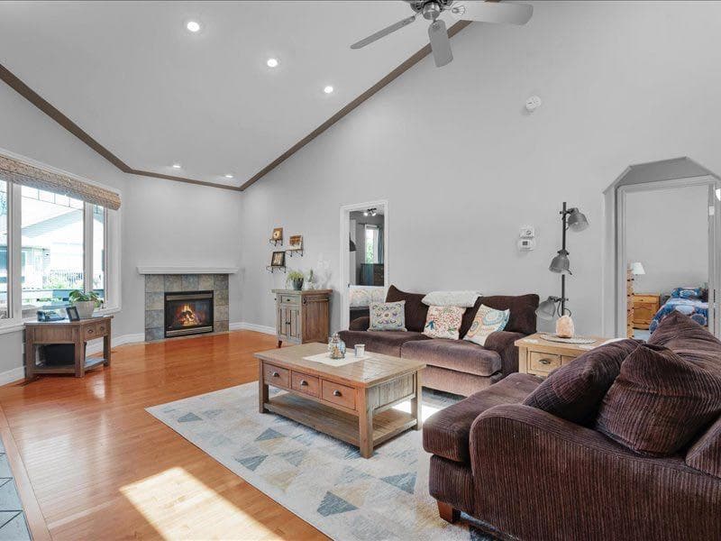147 Cove Place 