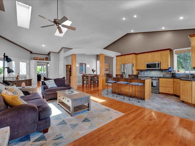 147 Cove Place 