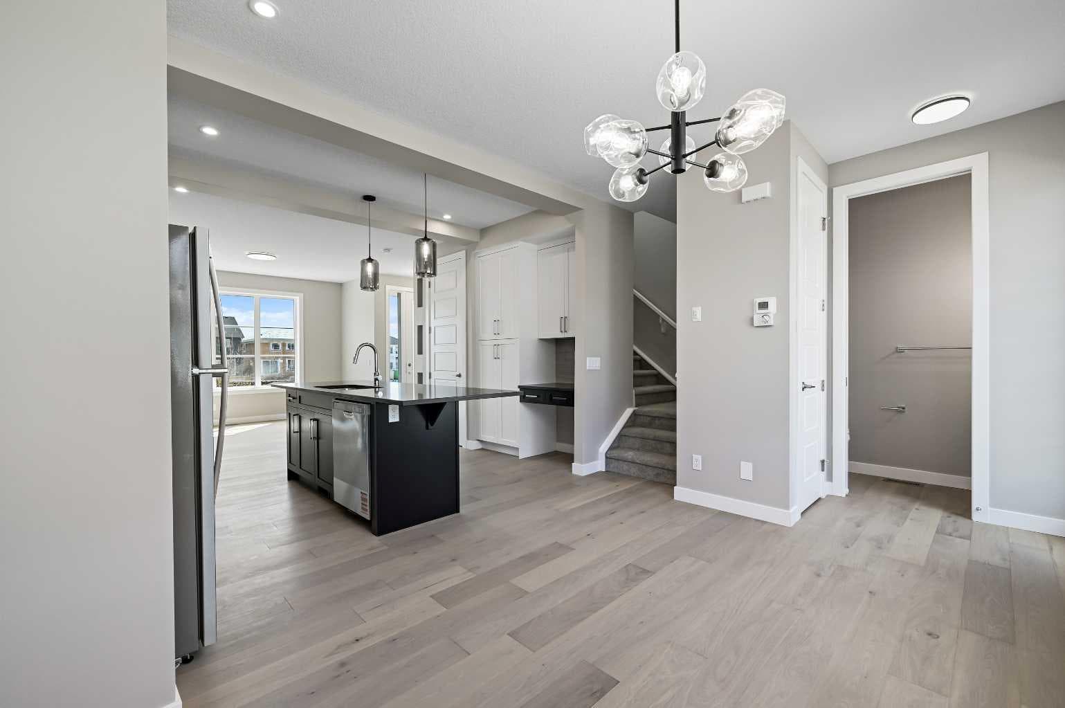 1130 Cobblestone Boulevard SW