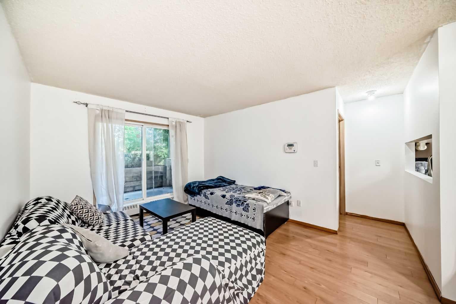 105, 21 Dover Point SE