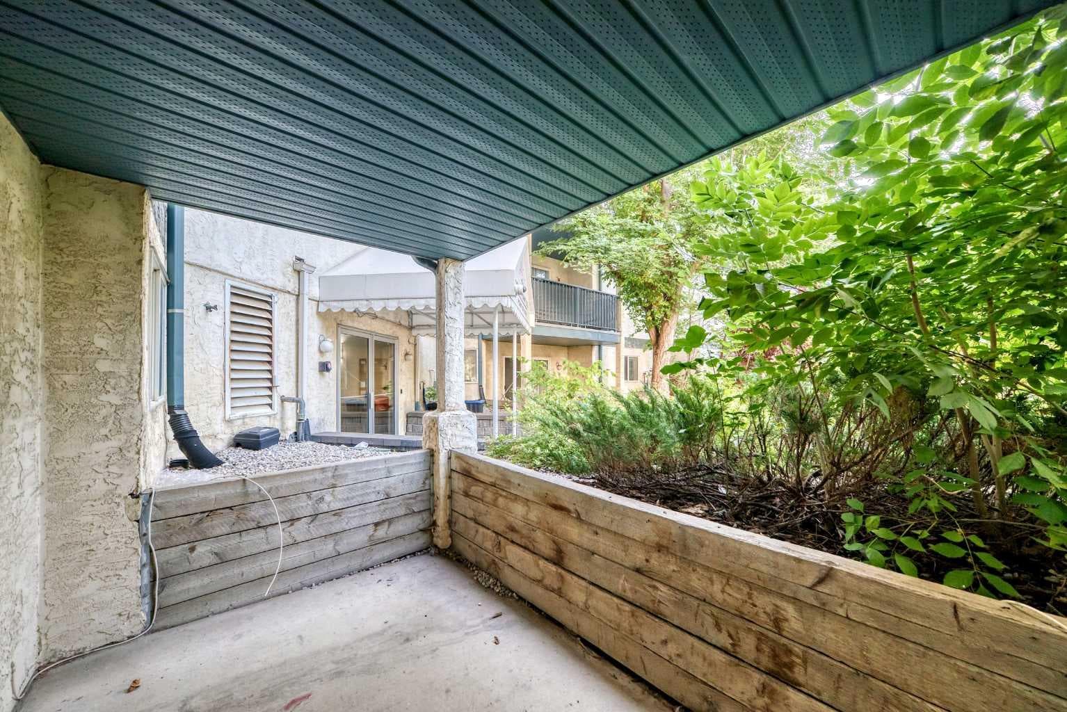 105, 21 Dover Point SE