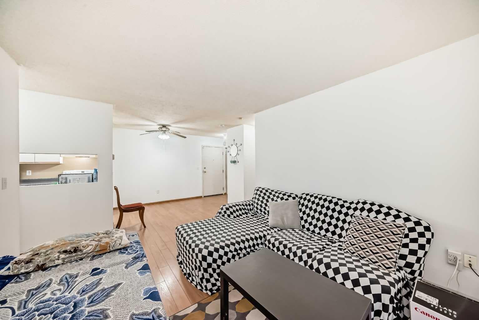 105, 21 Dover Point SE