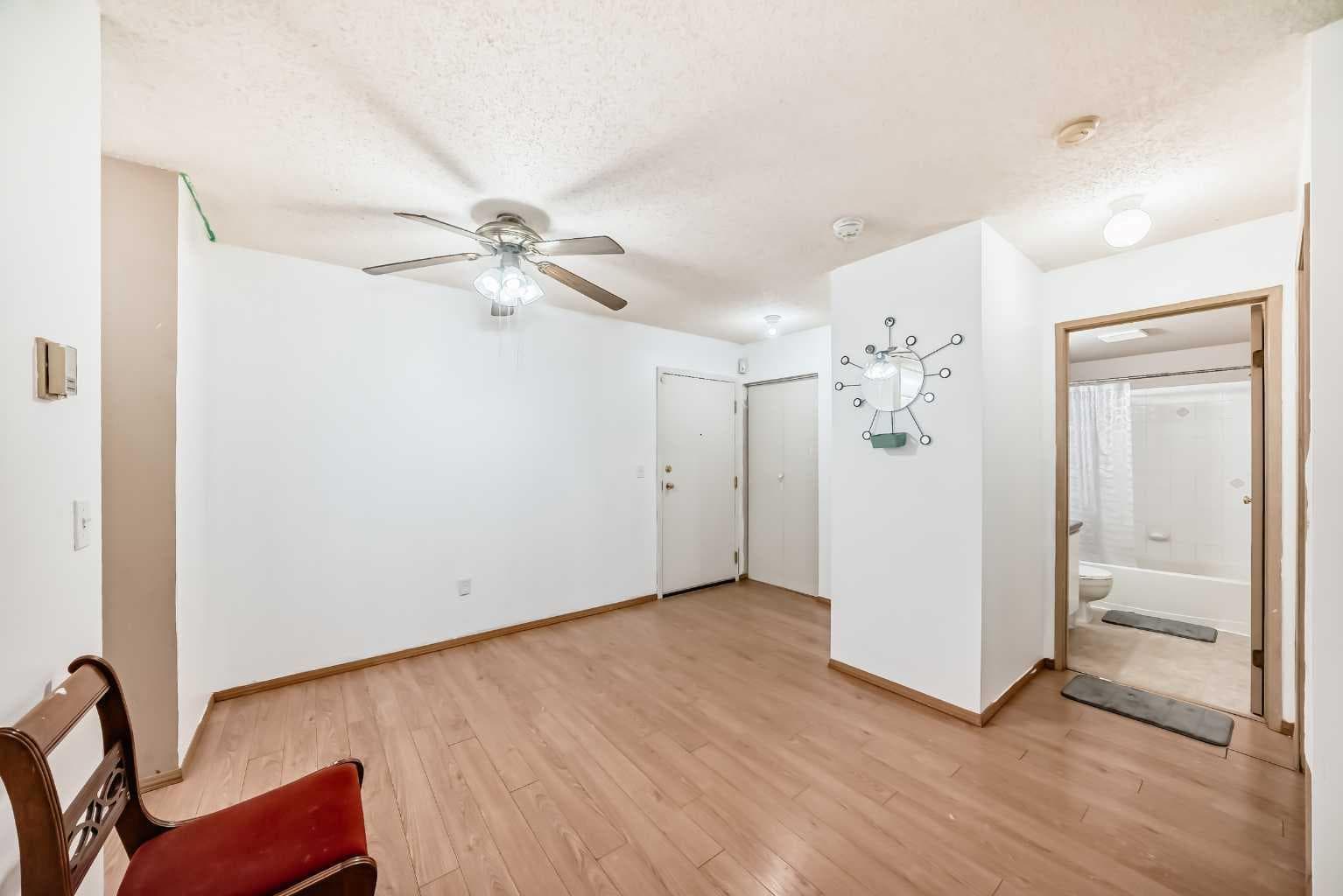 105, 21 Dover Point SE