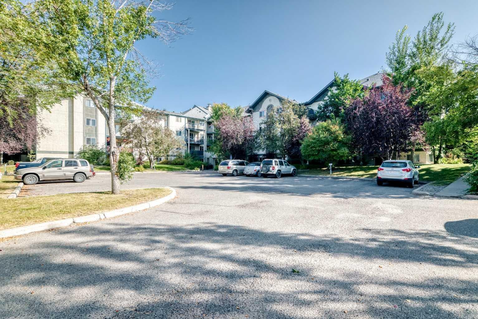 105, 21 Dover Point SE