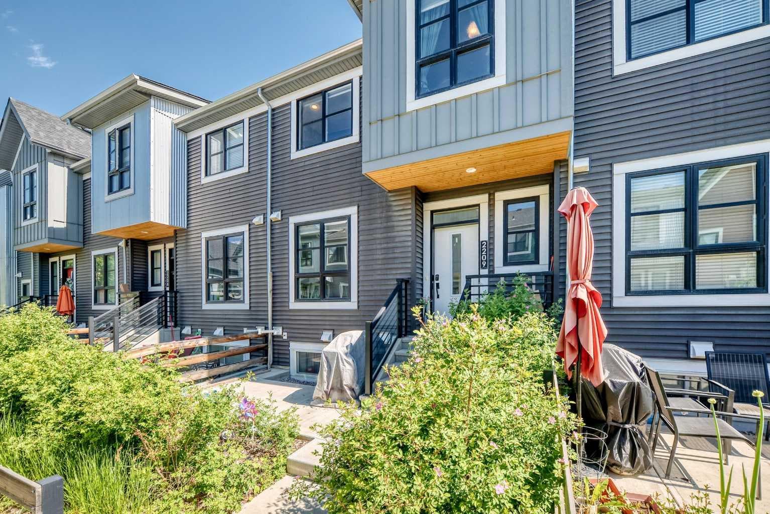 2209, 100 Walgrove Court SE
