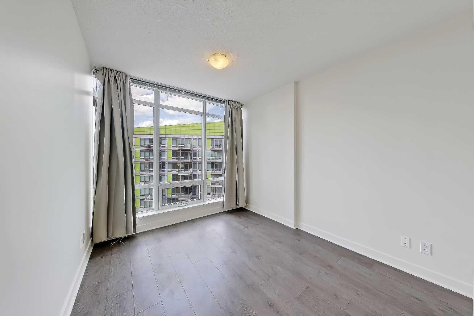 1207, 10 Brentwood Common NW