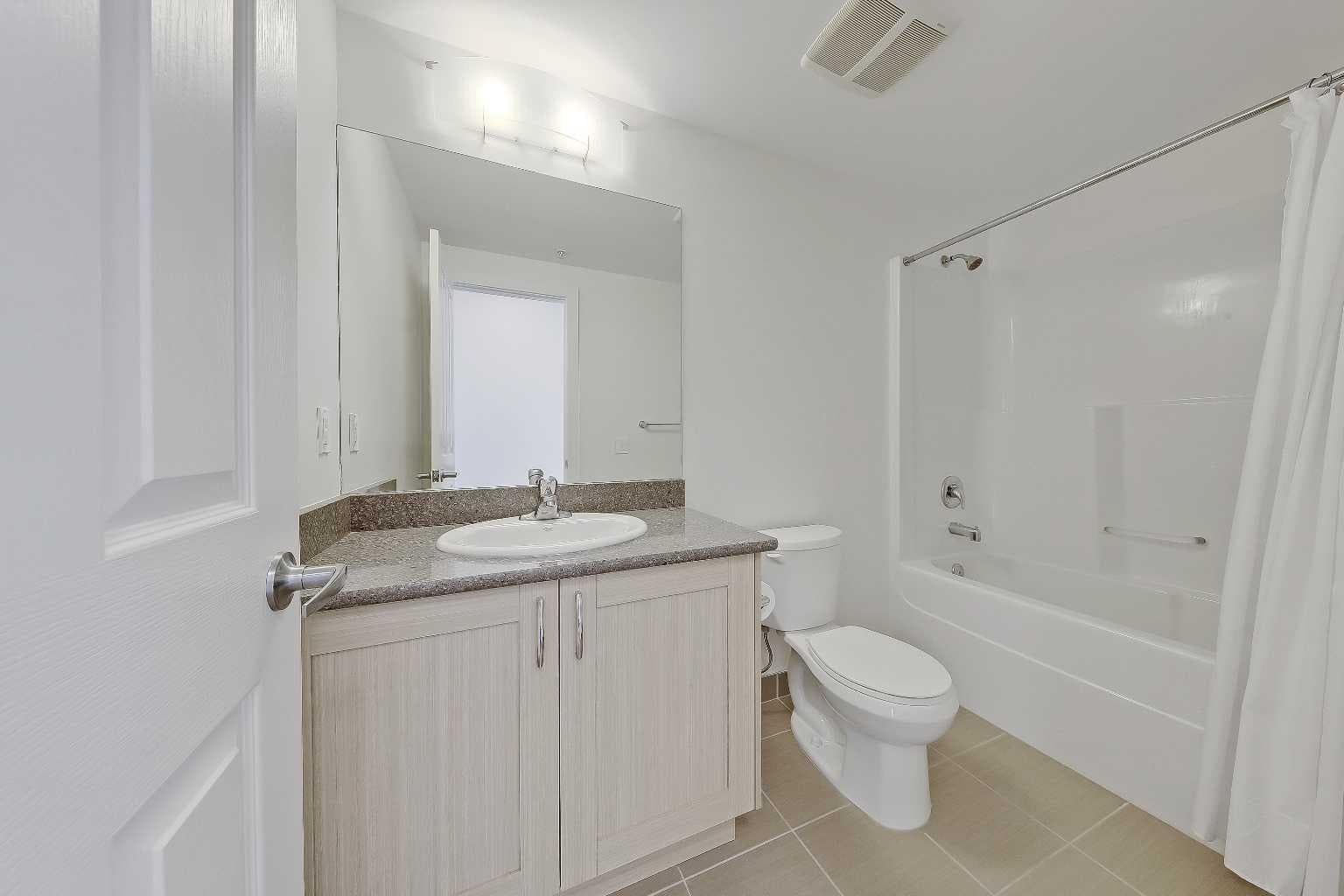 1207, 10 Brentwood Common NW