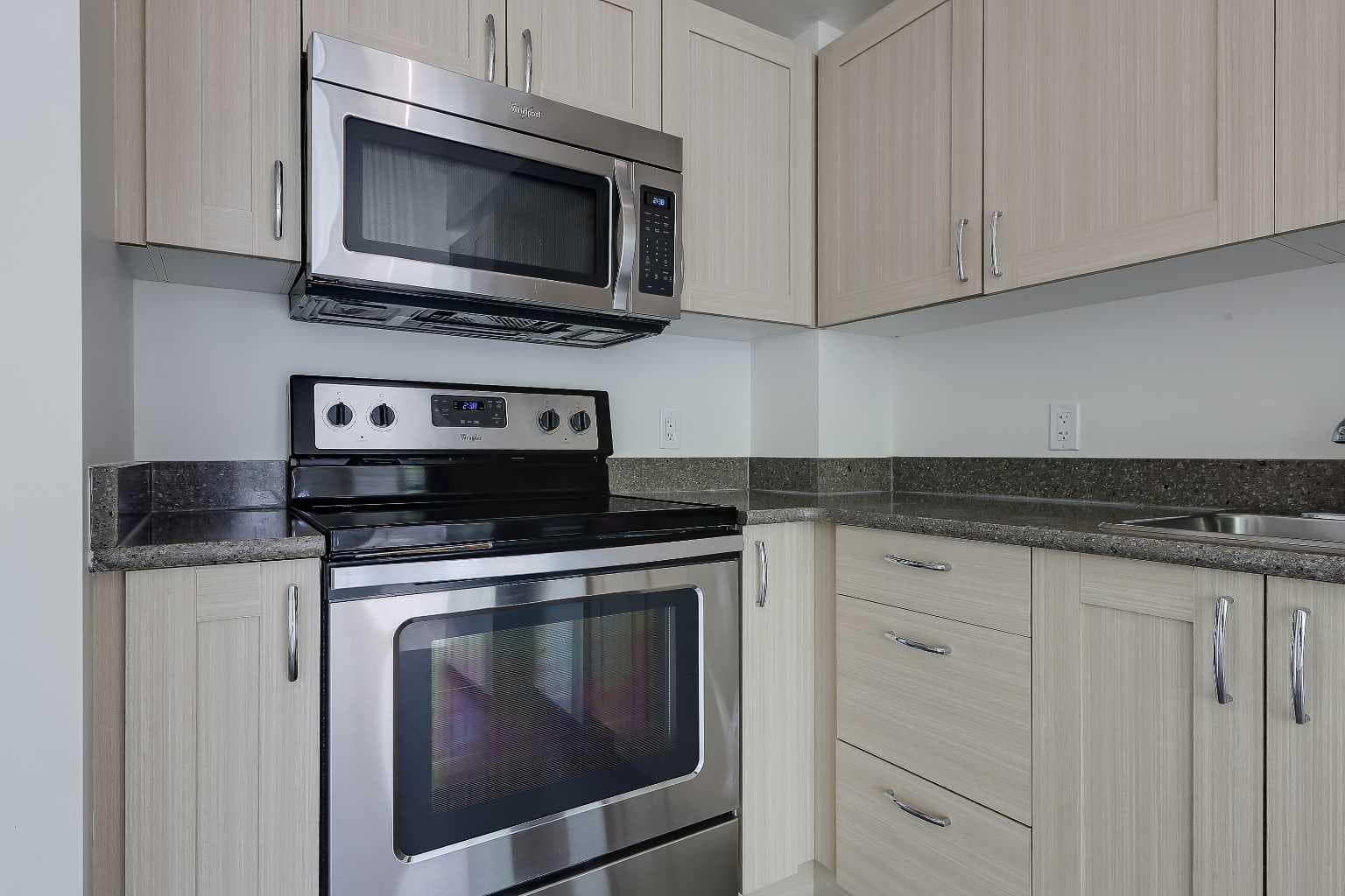 1207, 10 Brentwood Common NW