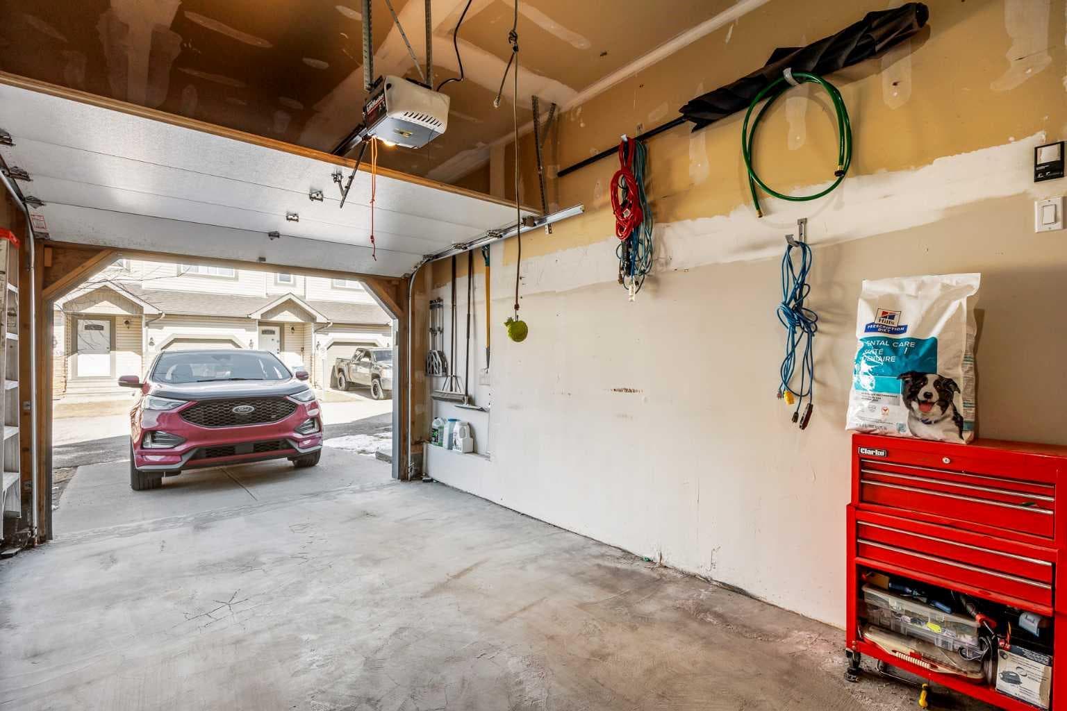 604, 620 Luxstone Landing SW