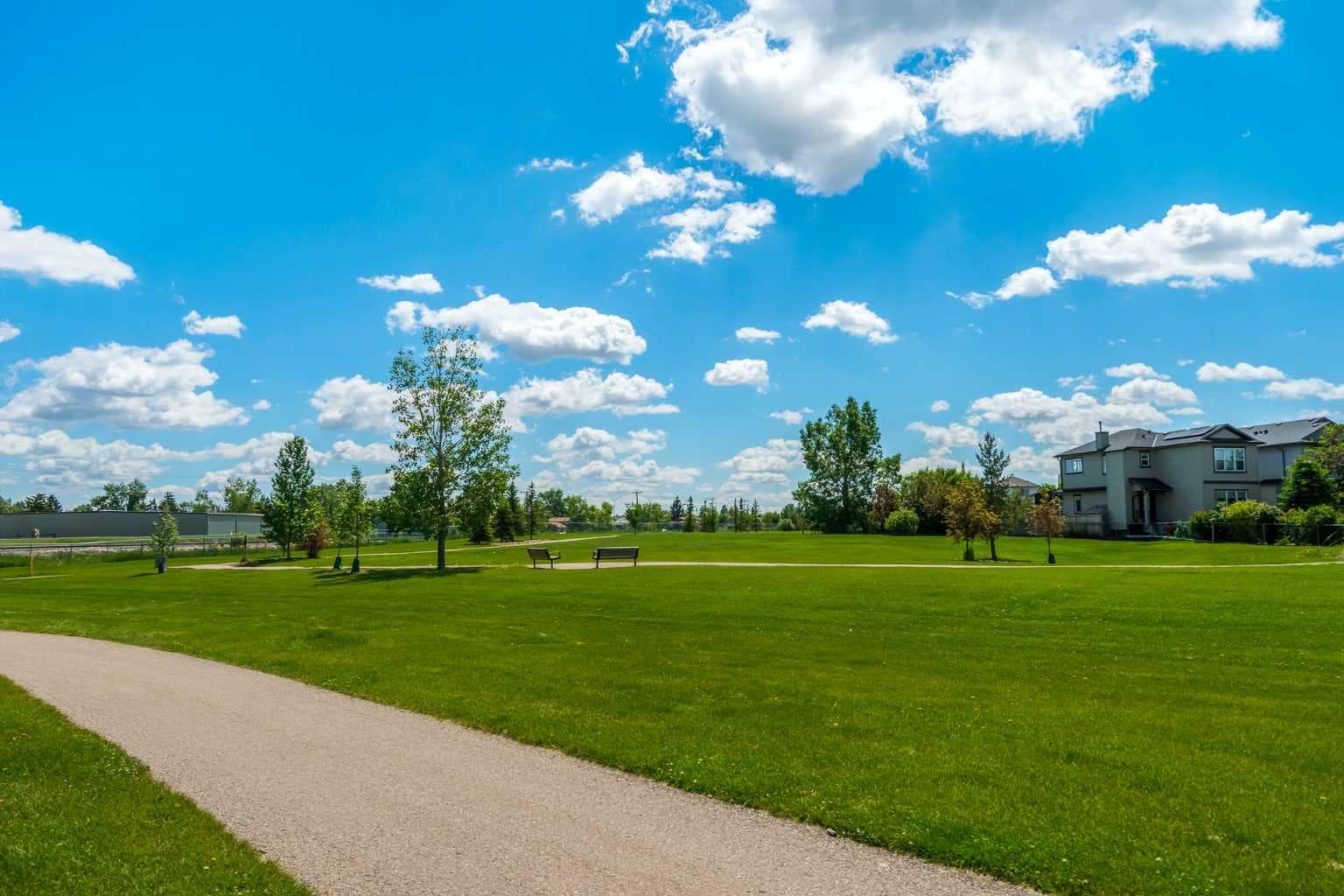 604, 620 Luxstone Landing SW