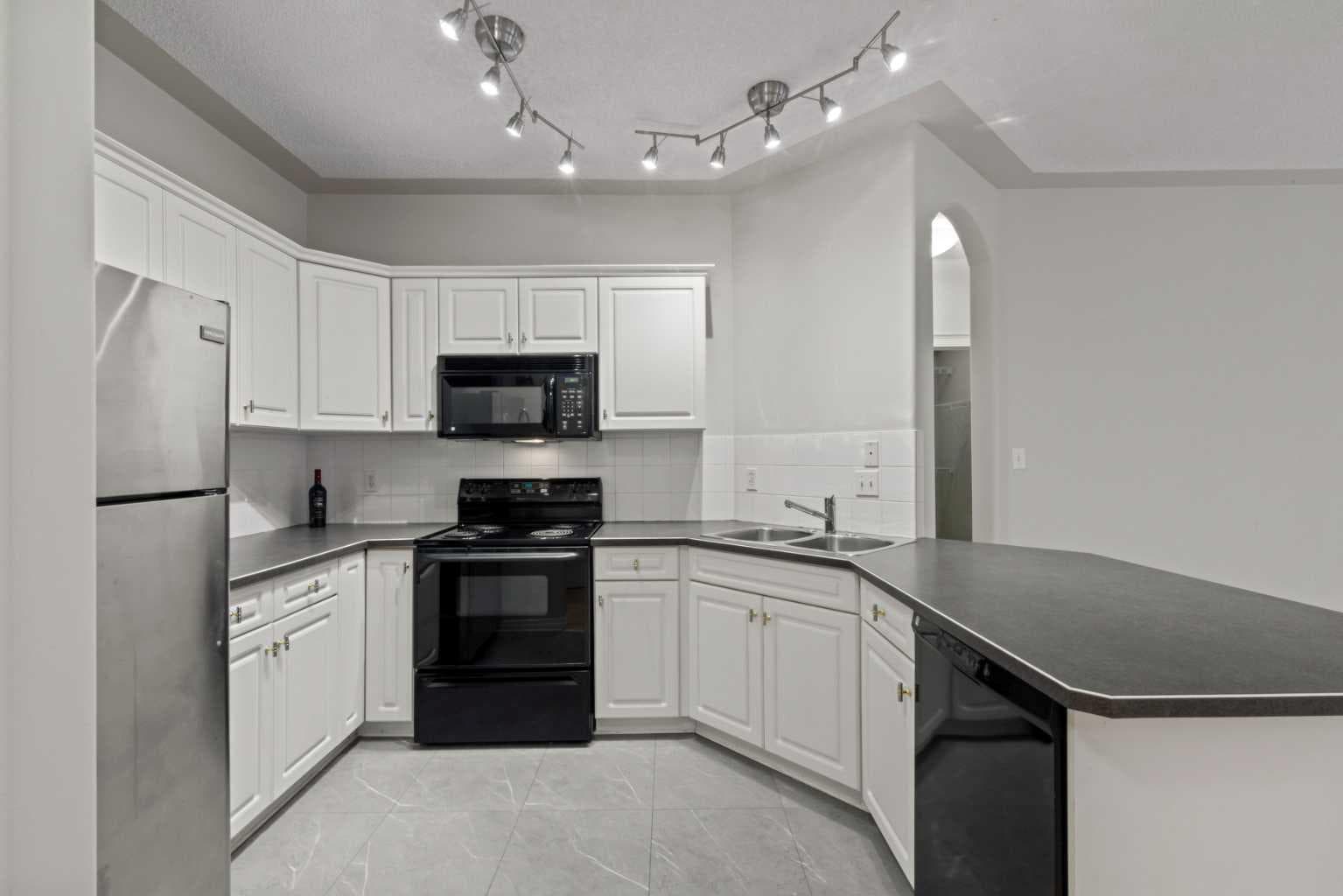 207, 2419 Erlton Road SW
