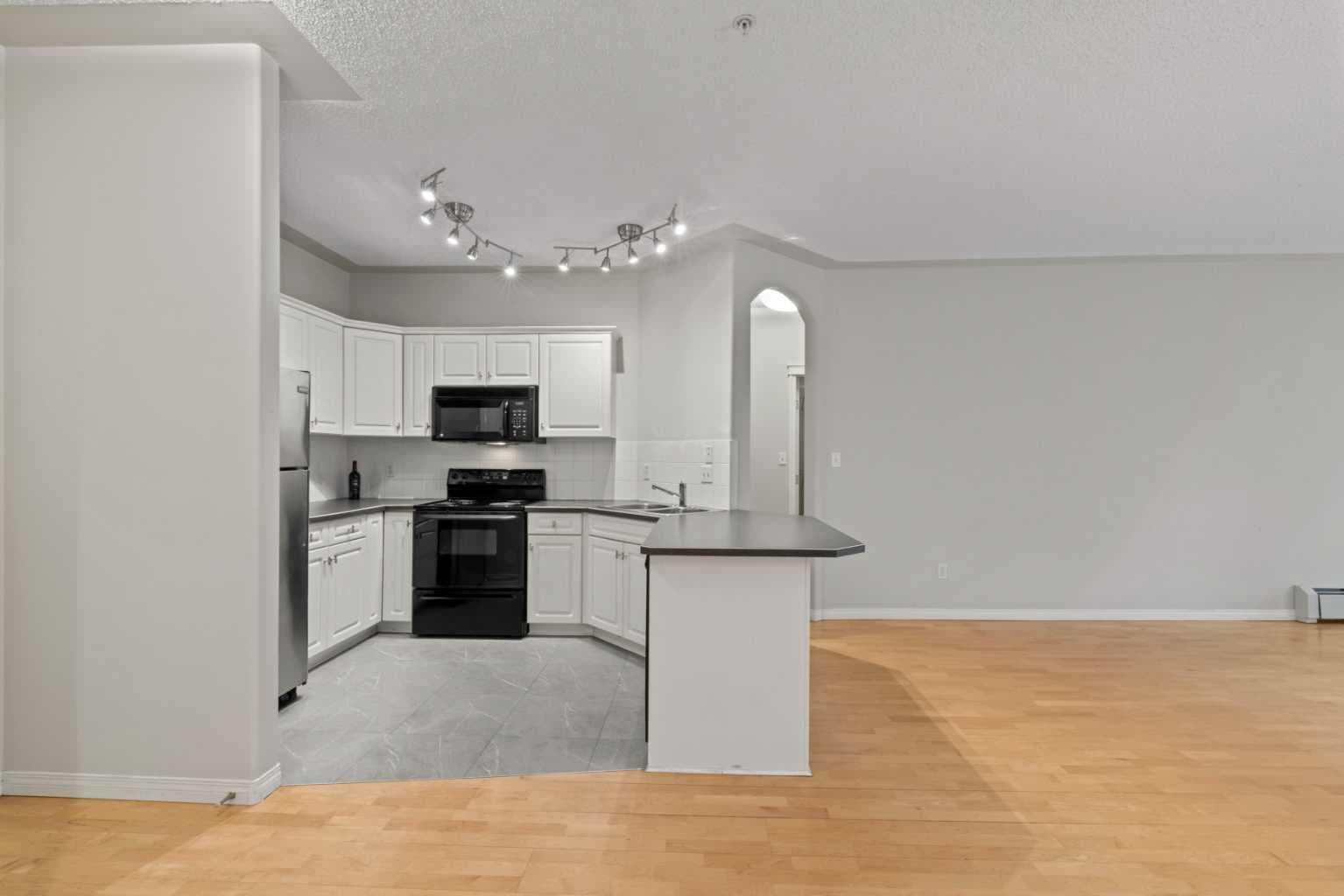 207, 2419 Erlton Road SW