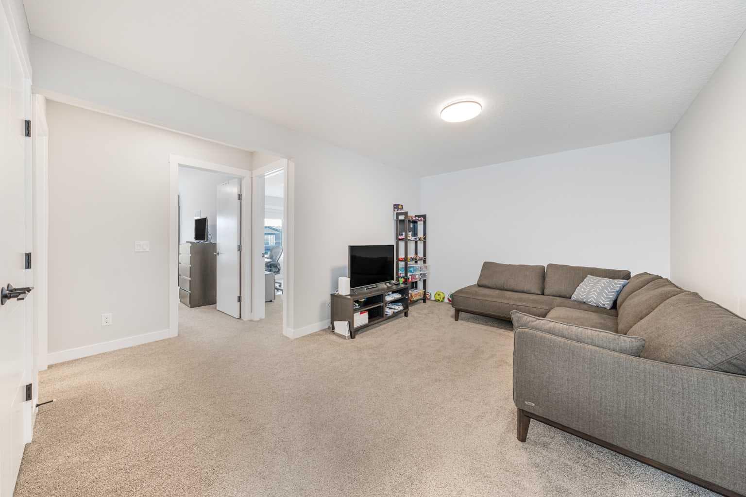 116 Rowmont Heath NW