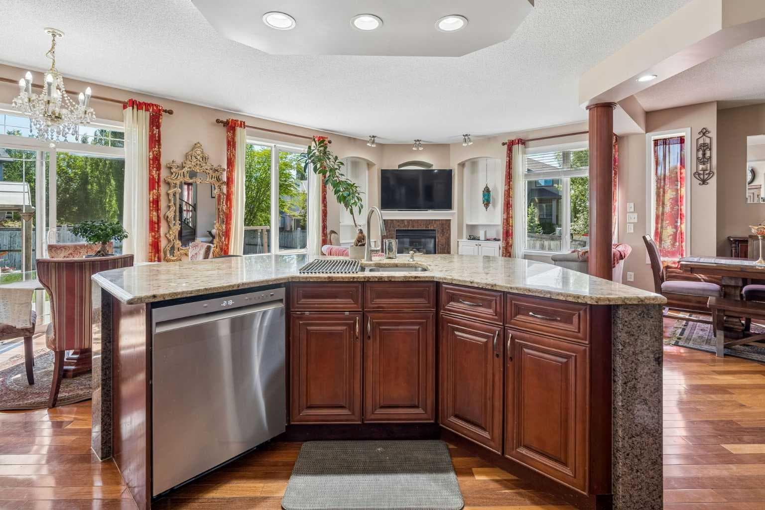 86 Tuscany Ravine Road NW