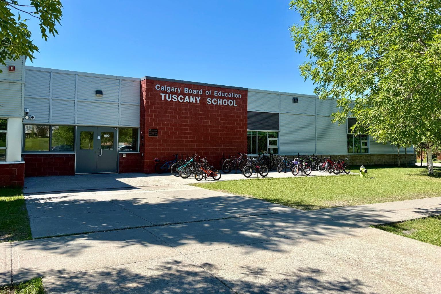 86 Tuscany Ravine Road NW