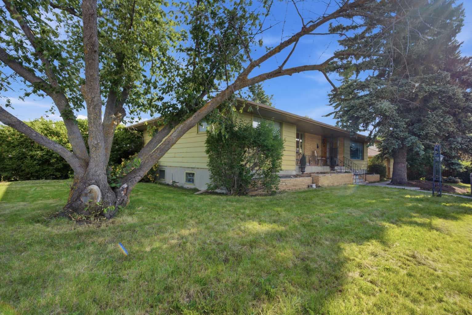 3720 Spruce Drive SW