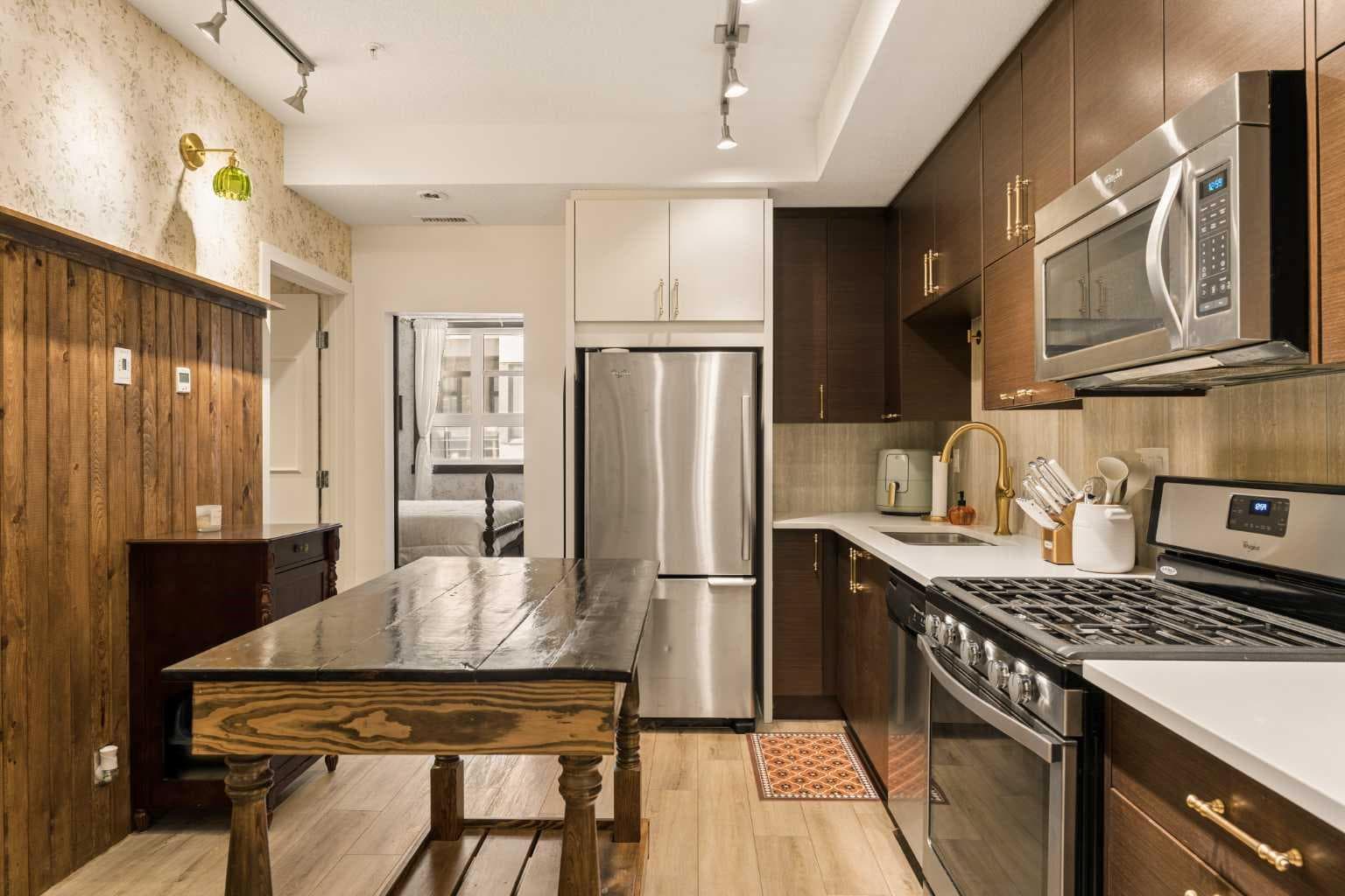 243, 1719 9A Street SW