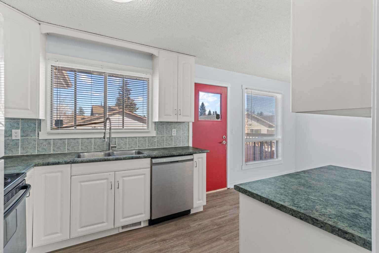 187 Falwood Way NE