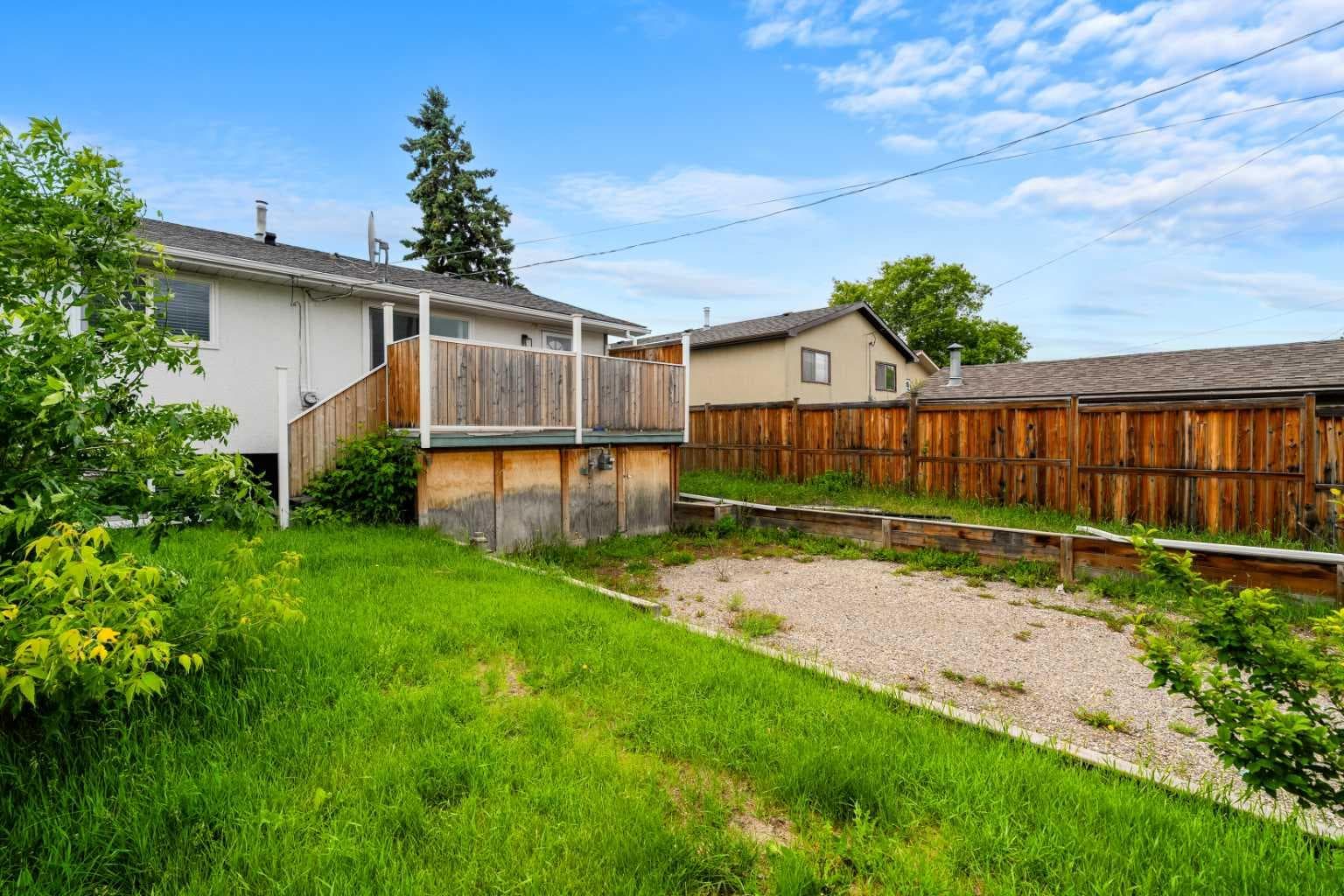 424 Penbrooke Crescent SE