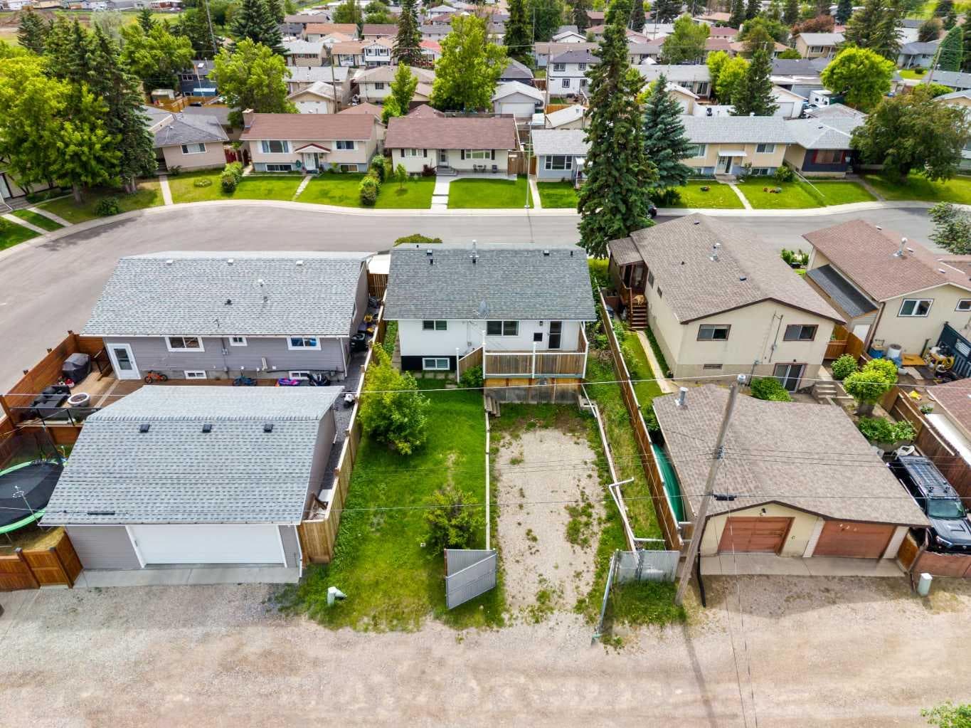 424 Penbrooke Crescent SE