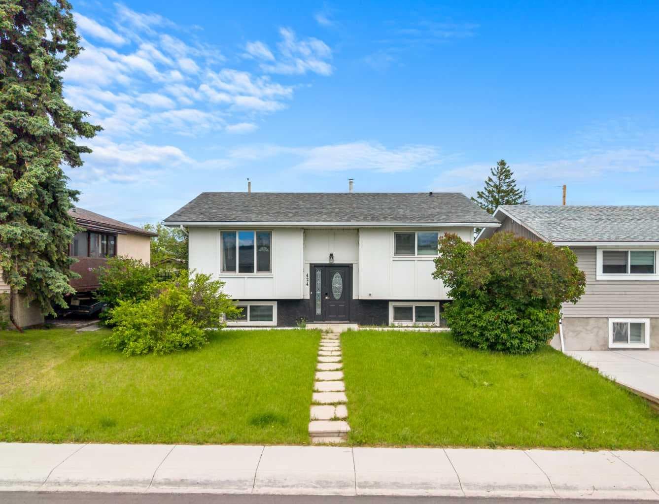 424 Penbrooke Crescent SE