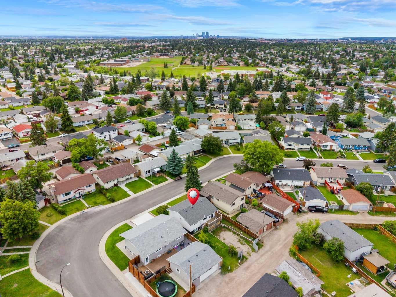 424 Penbrooke Crescent SE