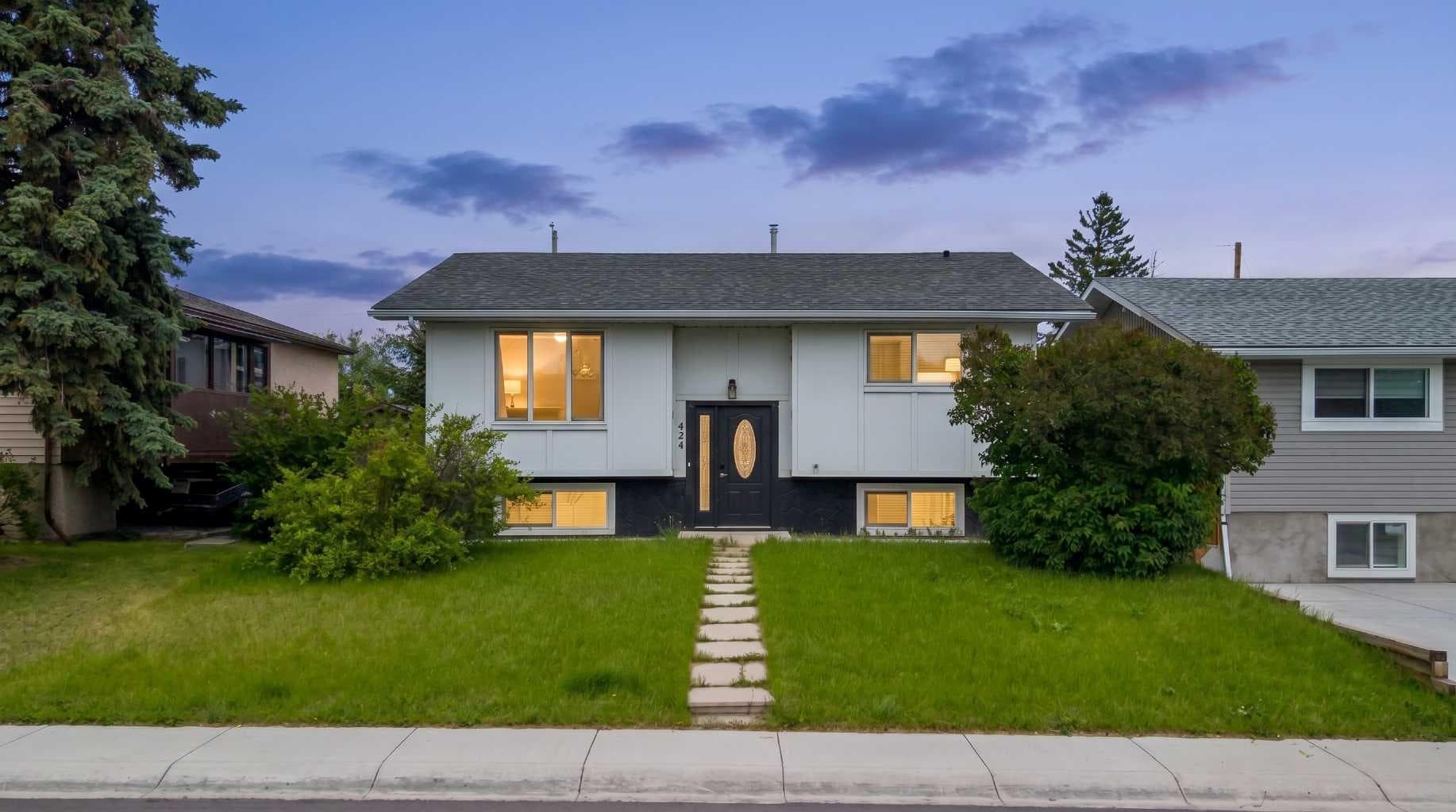 424 Penbrooke Crescent SE
