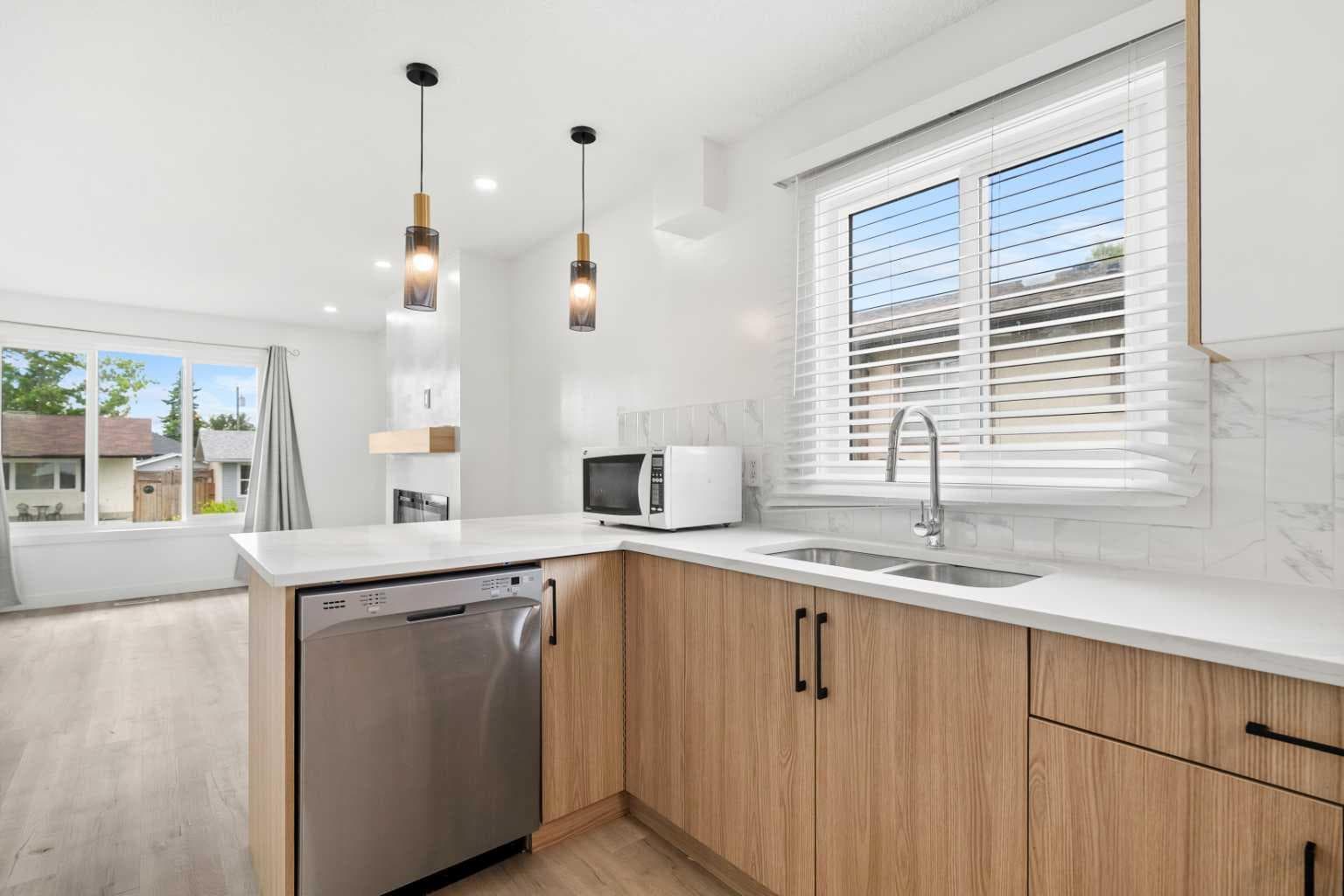 424 Penbrooke Crescent SE