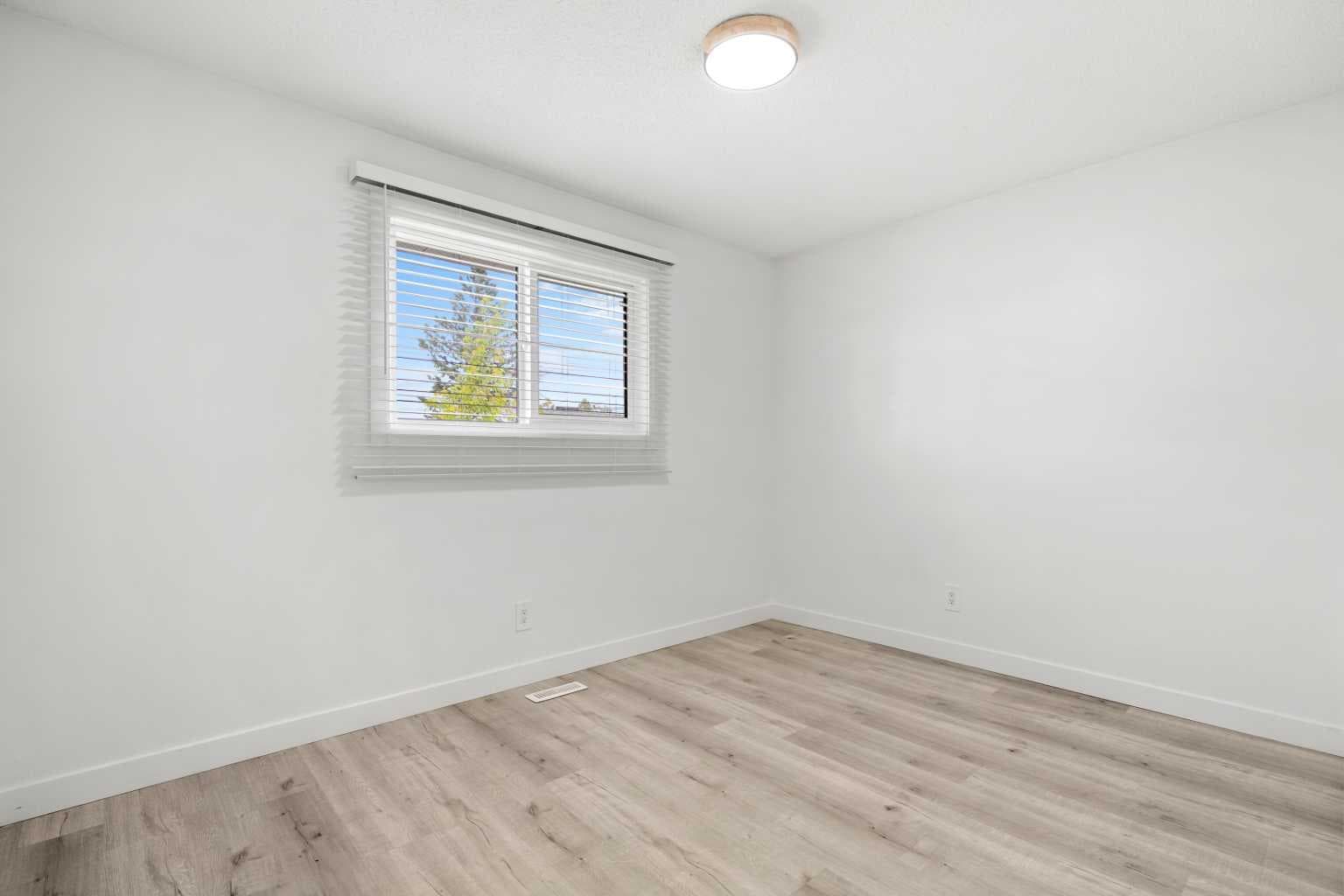 424 Penbrooke Crescent SE