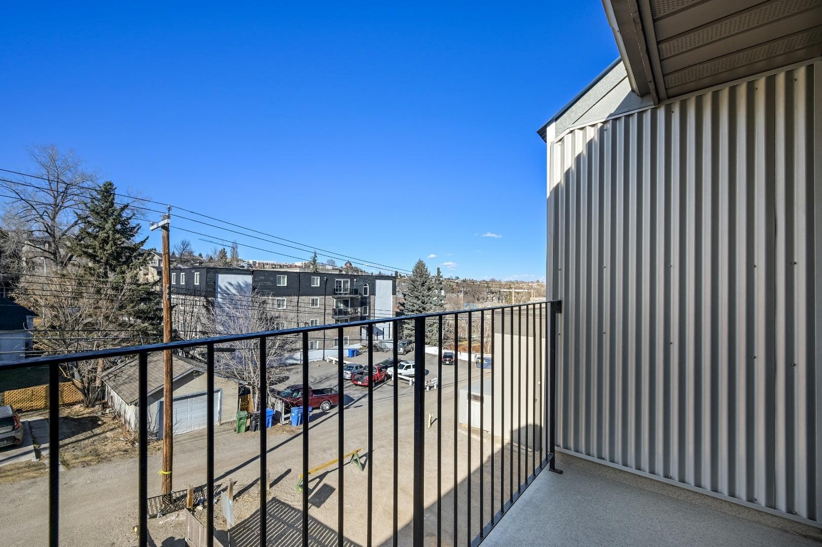 405, 410 1 Avenue NE