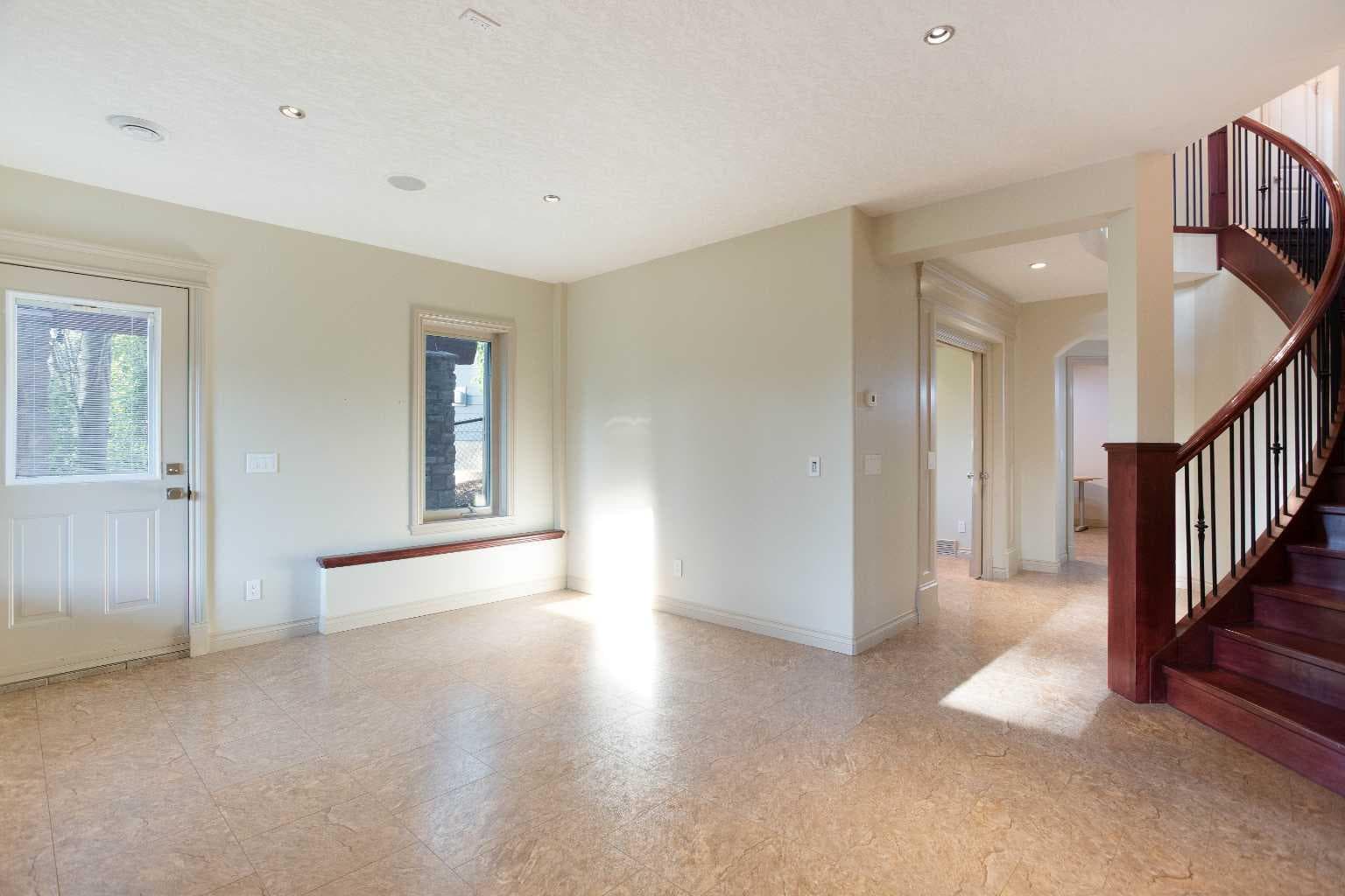 135 Coopers Hill SW
