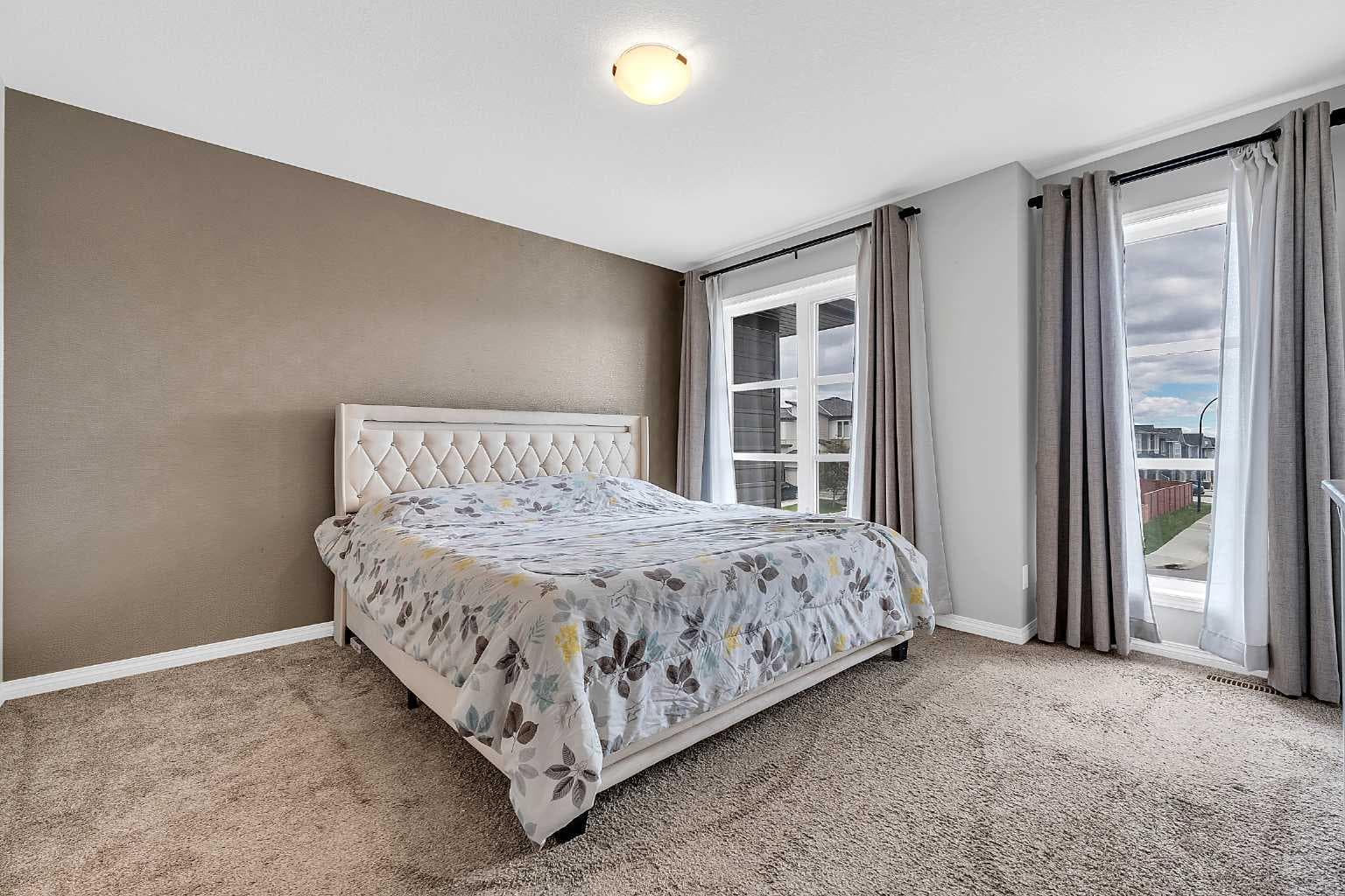 121 Carringvue Park NW
