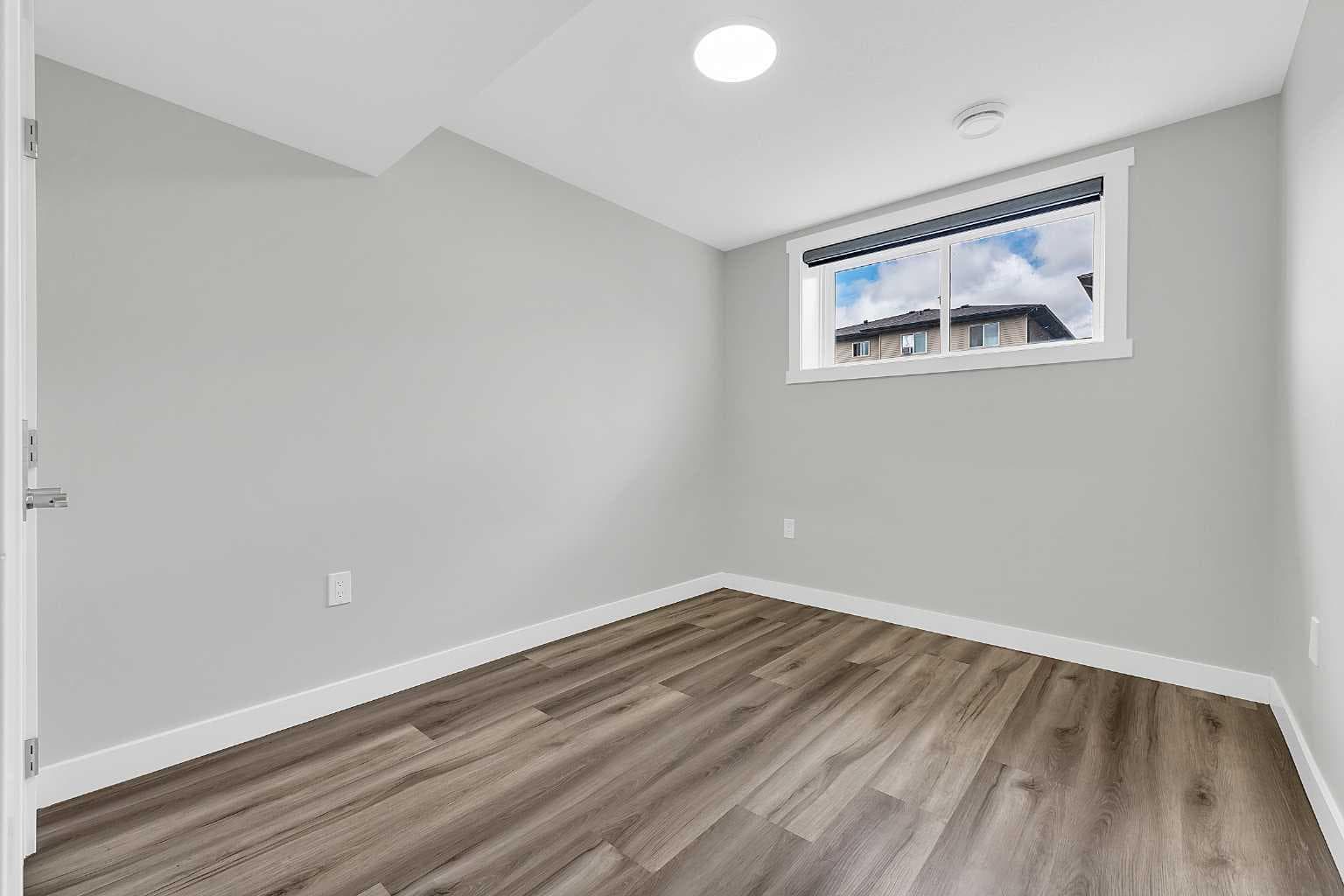 121 Carringvue Park NW