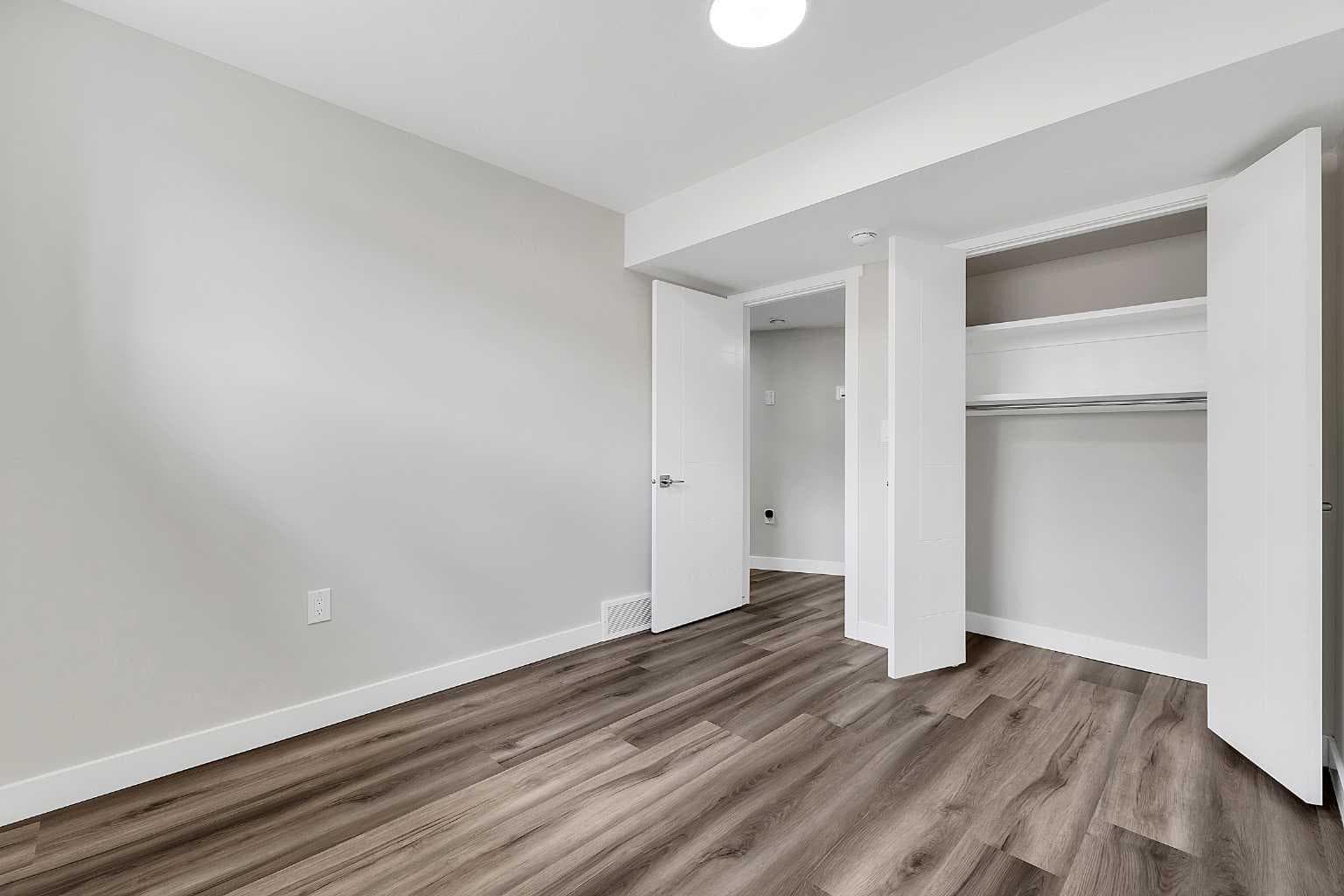 121 Carringvue Park NW