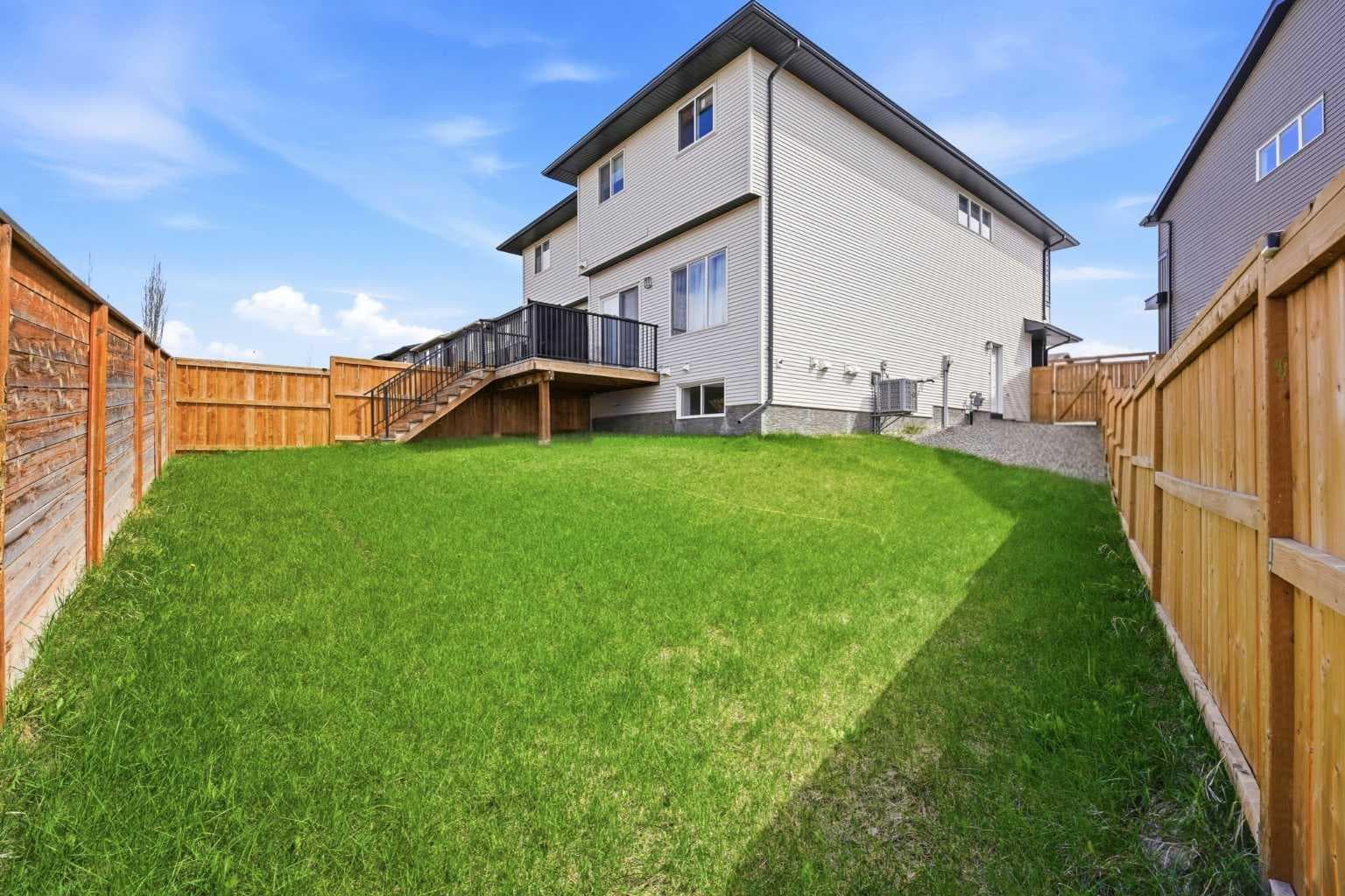 121 Carringvue Park NW