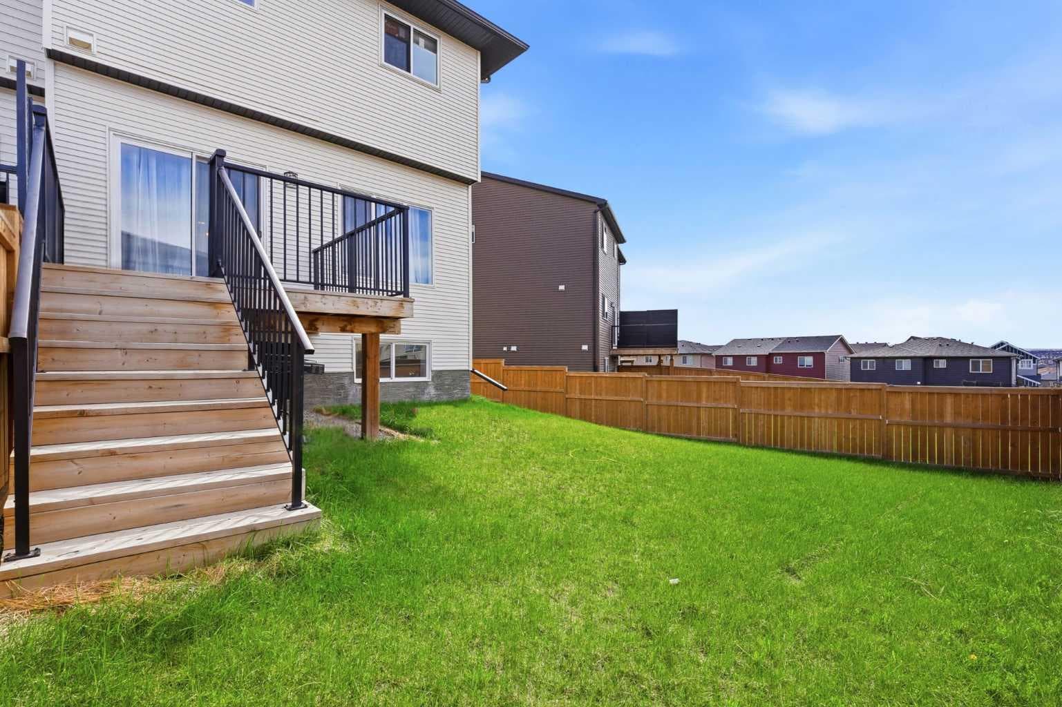 121 Carringvue Park NW