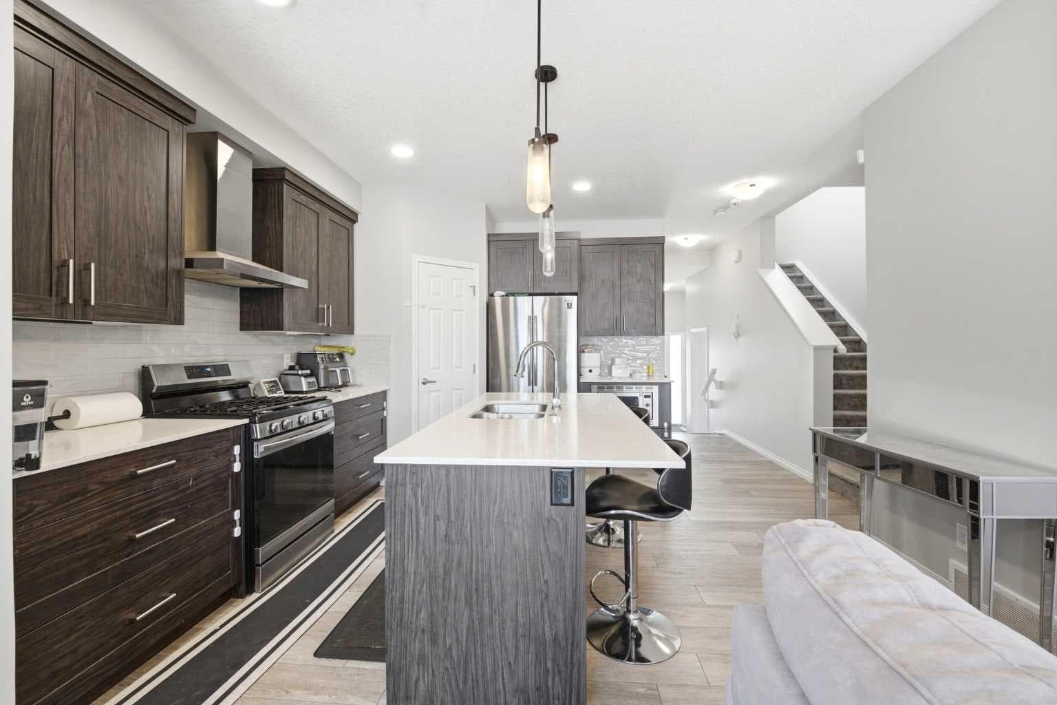 121 Carringvue Park NW