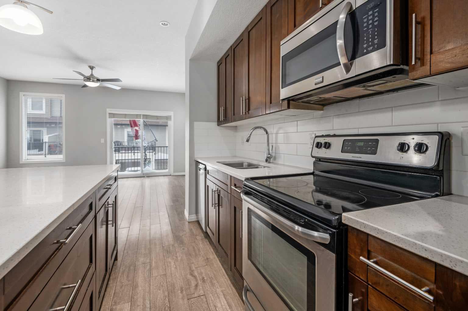 506, 280 Williamstown Close NW