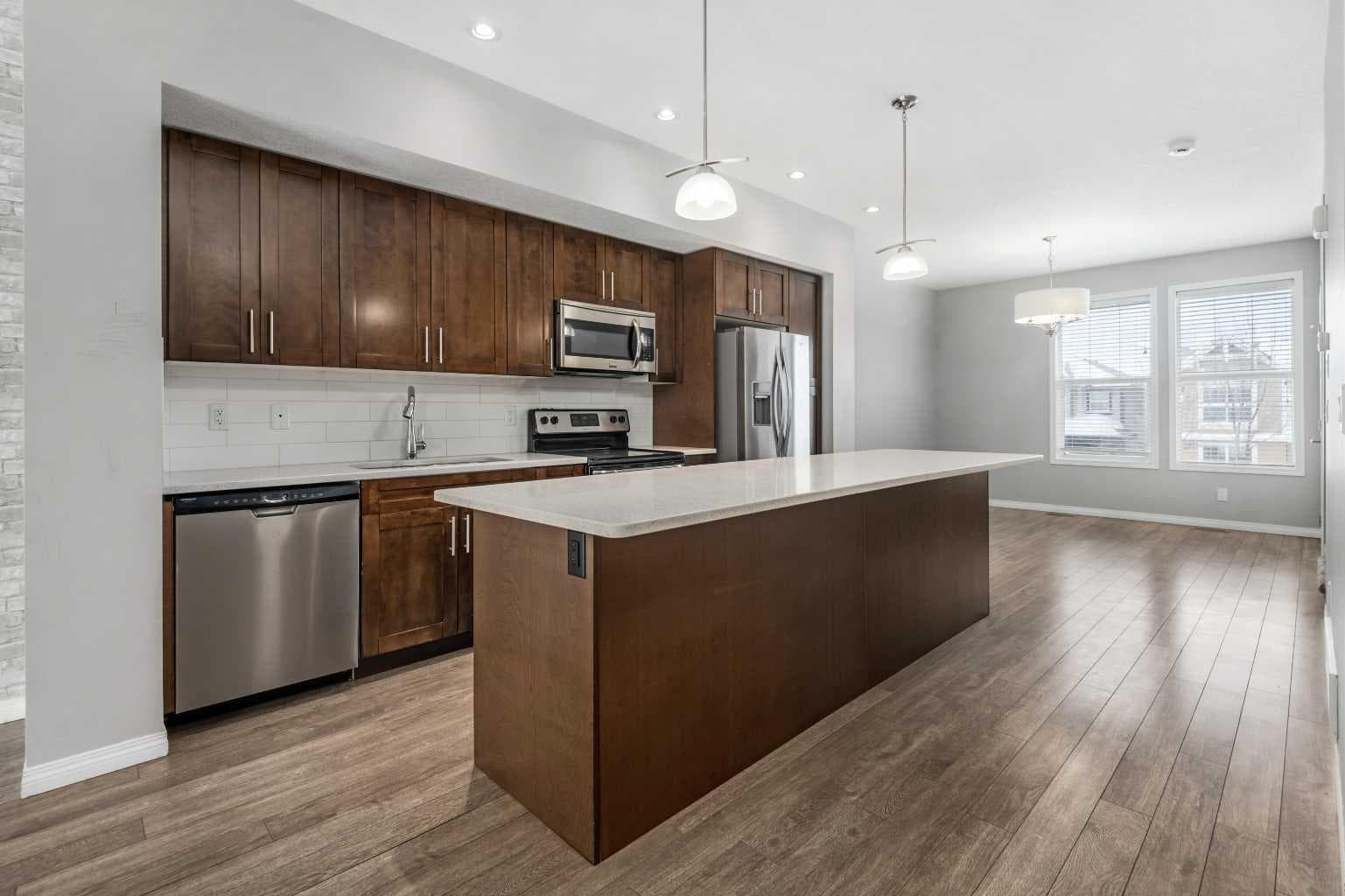 506, 280 Williamstown Close NW
