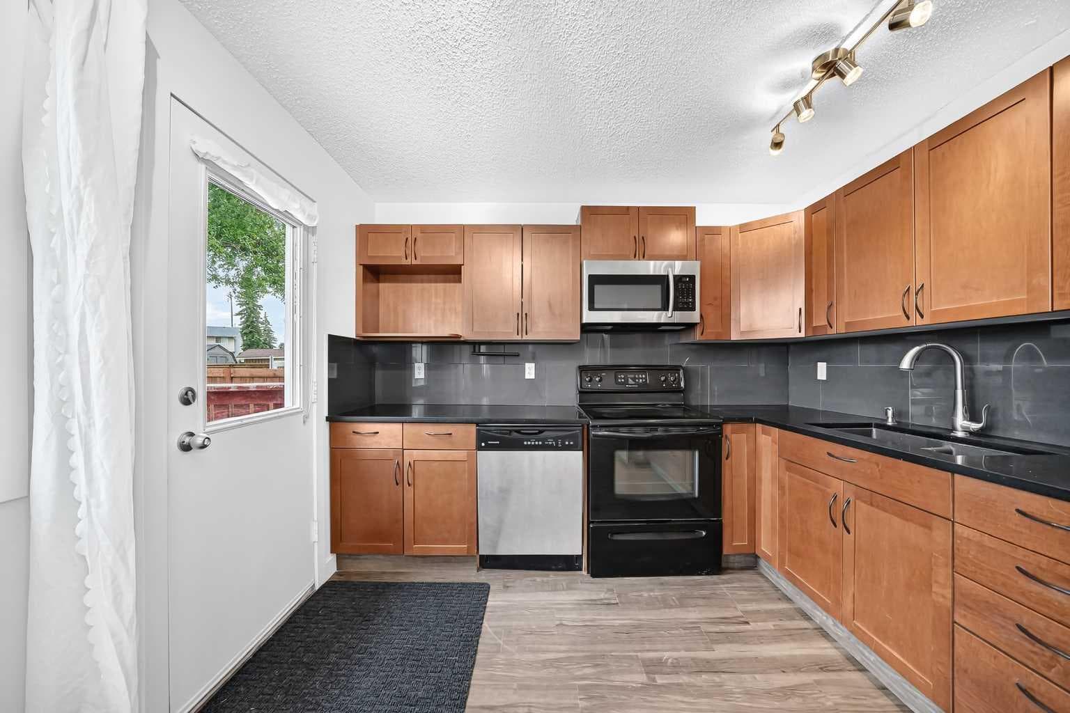 60 Erin Mount Crescent SE
