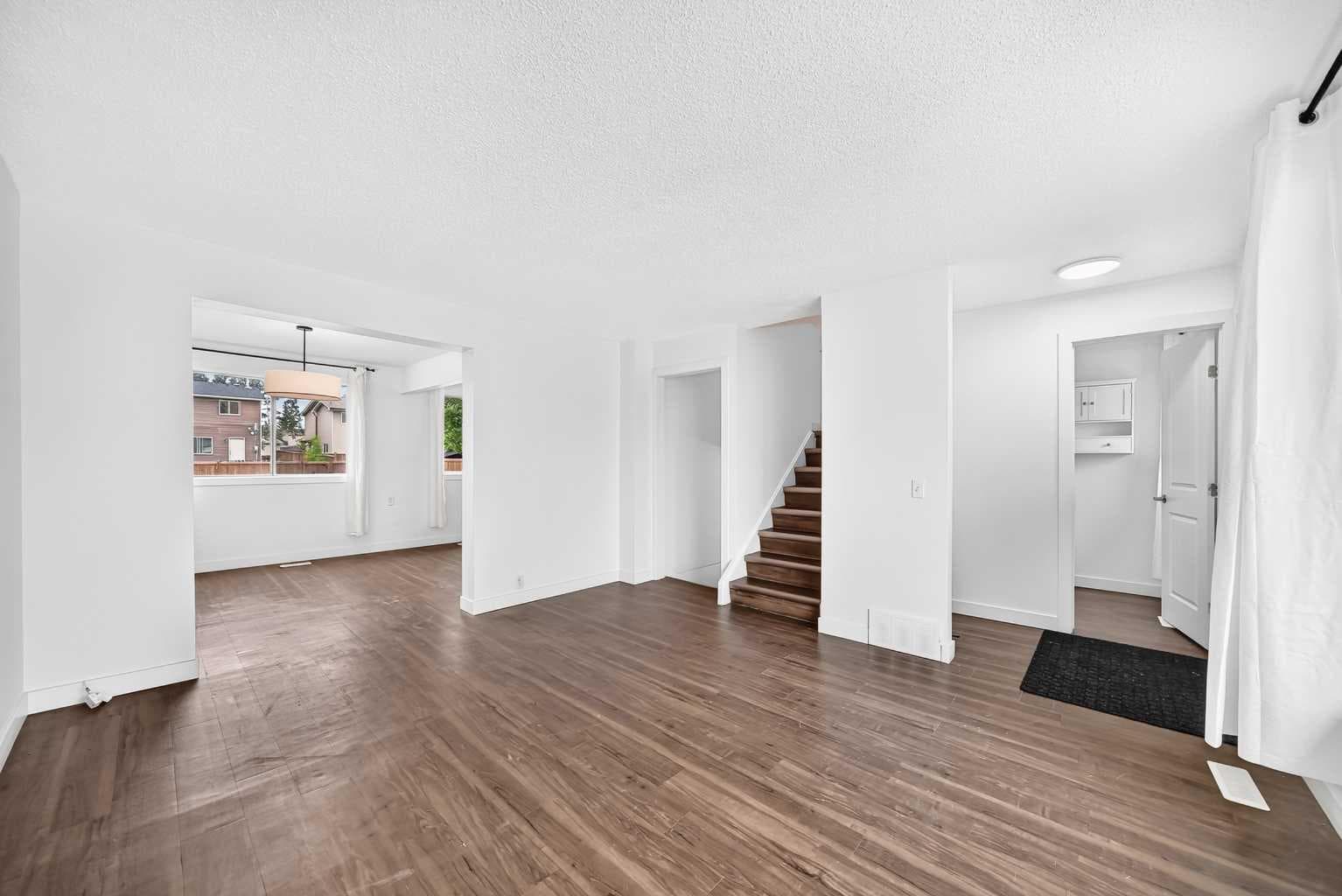 60 Erin Mount Crescent SE