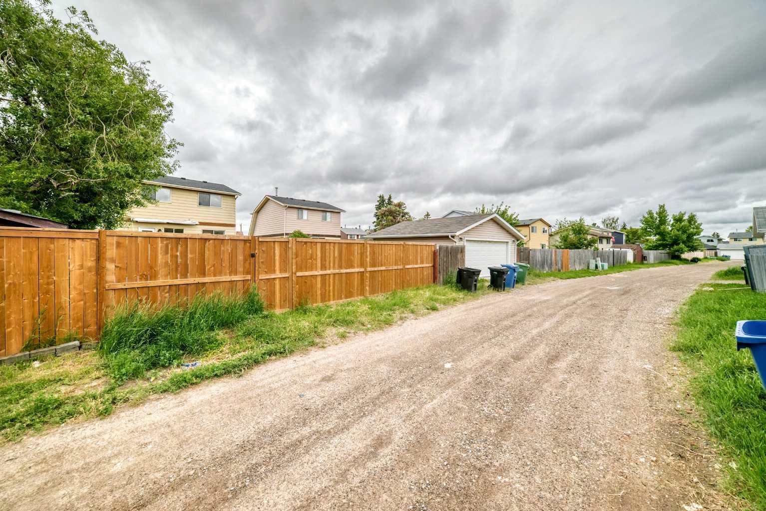 60 Erin Mount Crescent SE