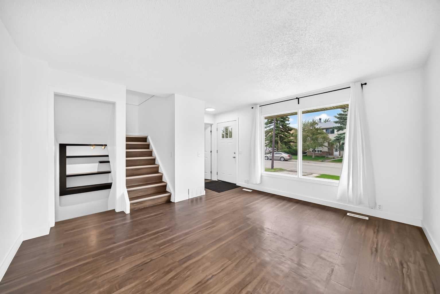60 Erin Mount Crescent SE