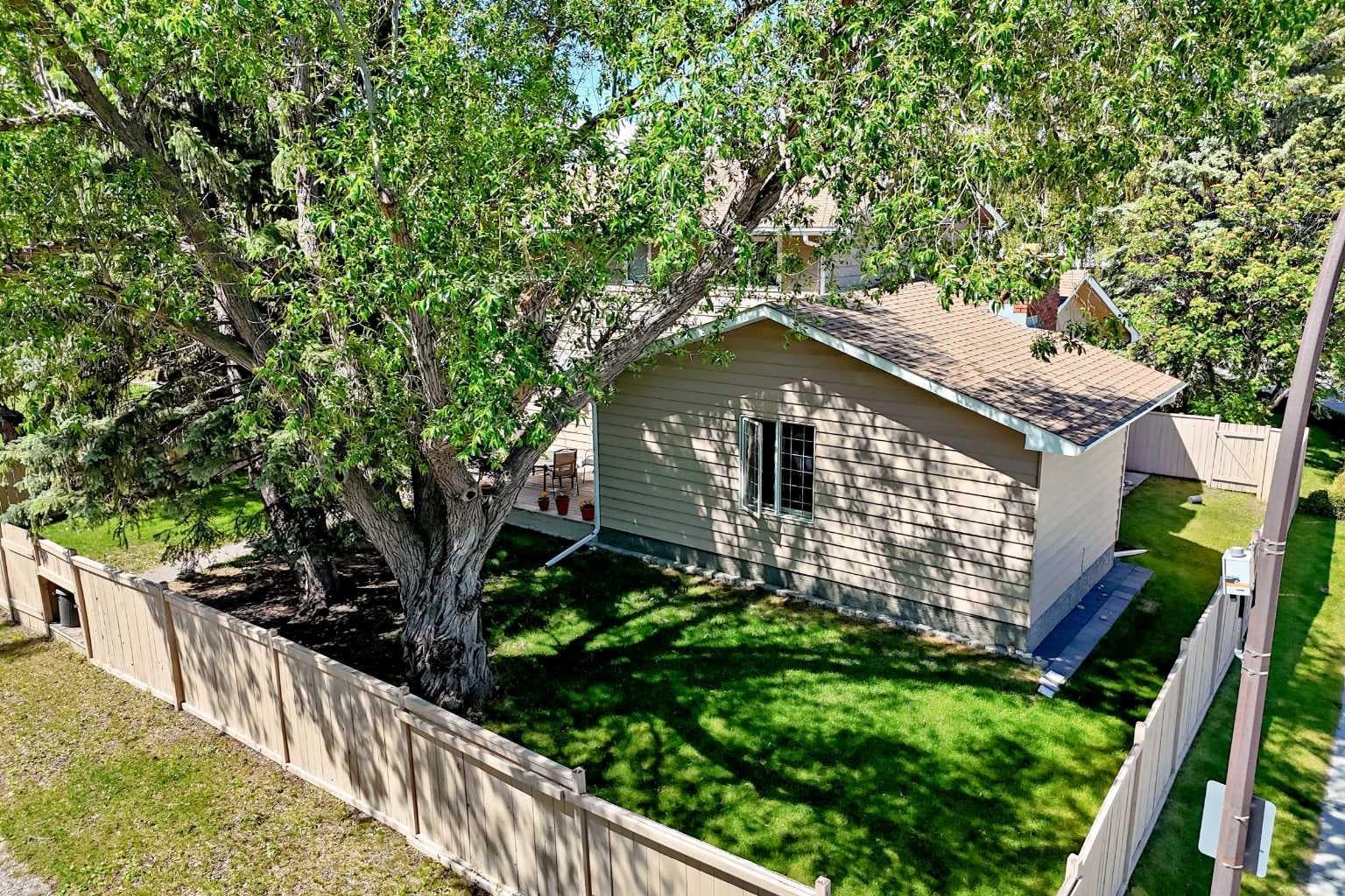 316 Parkland Way SE