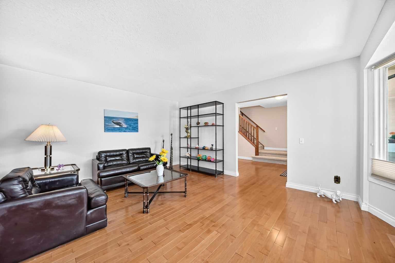 316 Parkland Way SE
