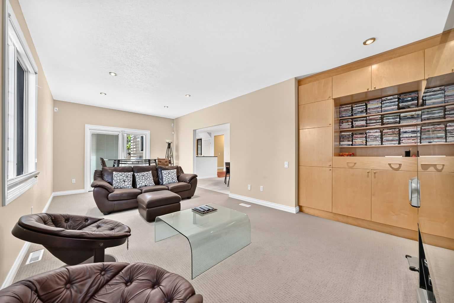316 Parkland Way SE