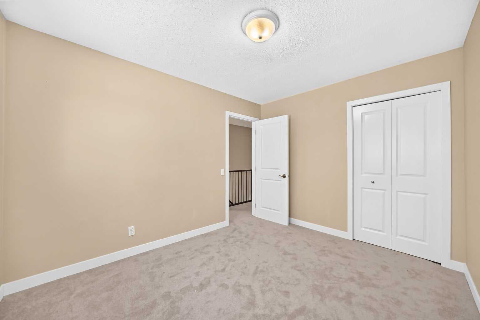 316 Parkland Way SE