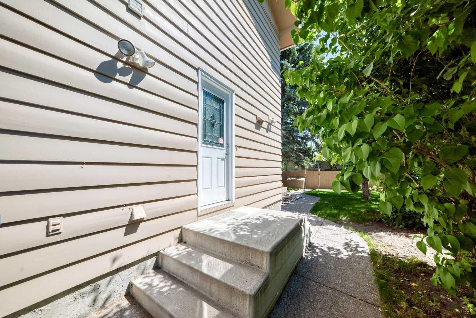 316 Parkland Way SE